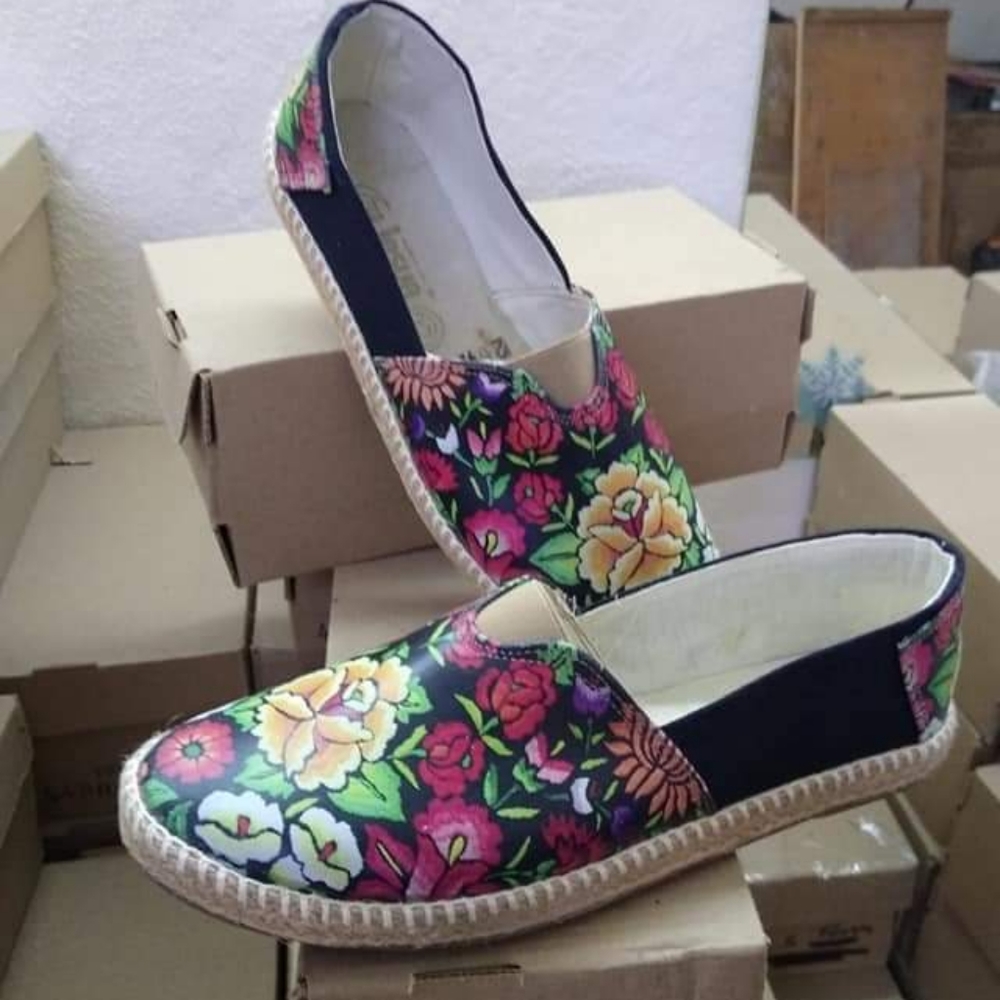 Flowered shoes